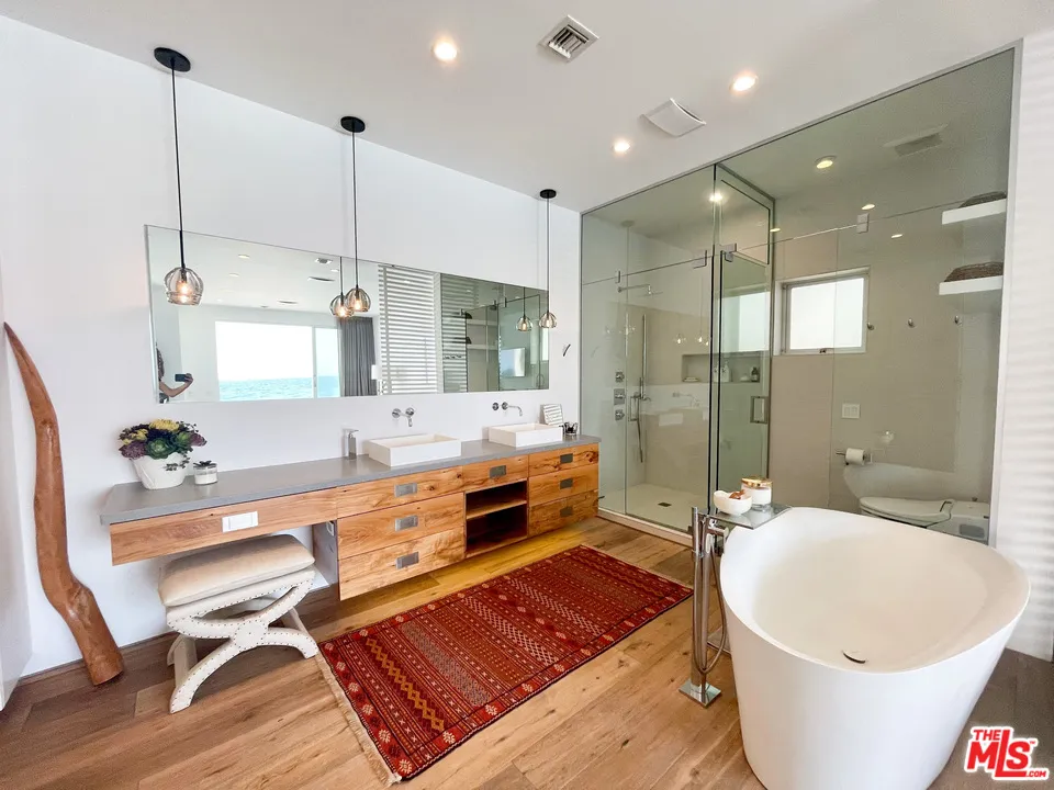 25366 Malibu Road #1 Malibu, CA 90265