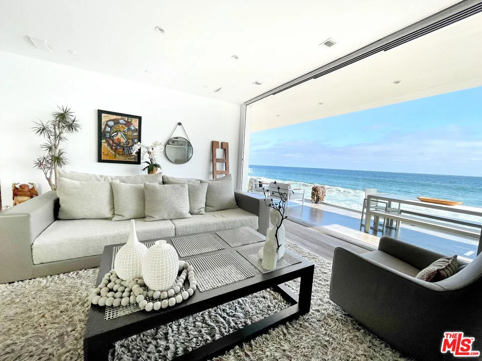 25366 Malibu Road #1 Malibu, CA 90265