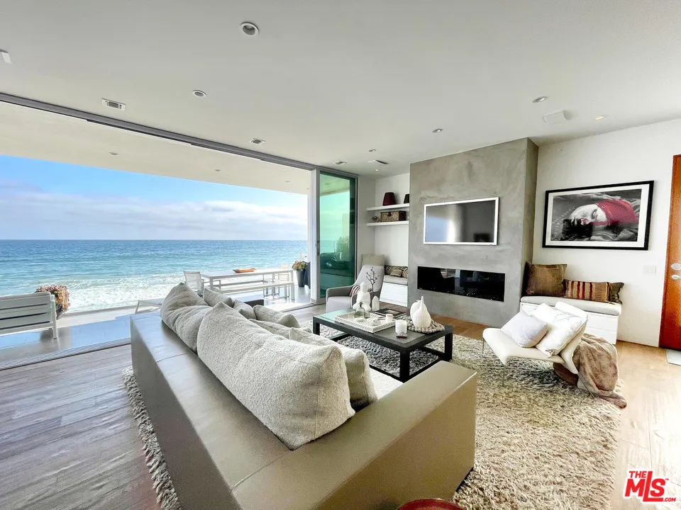 25366 Malibu Road #1 Malibu, CA 90265