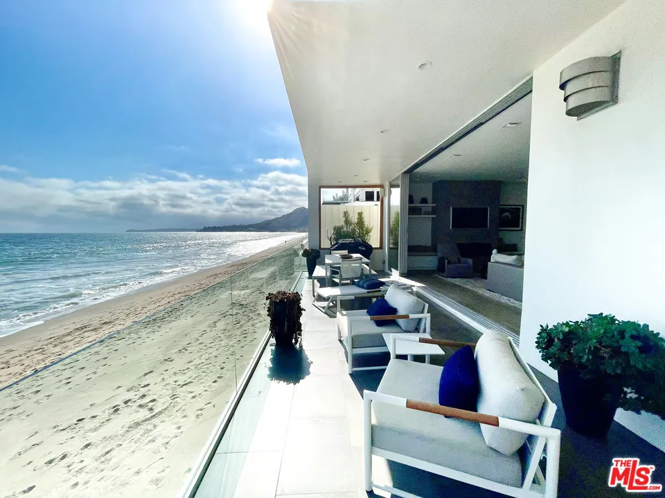 25366 Malibu Road #1 Malibu, CA 90265