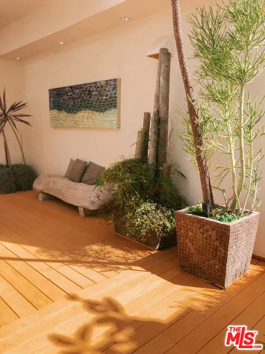 25366 Malibu Road #1 Malibu, CA 90265