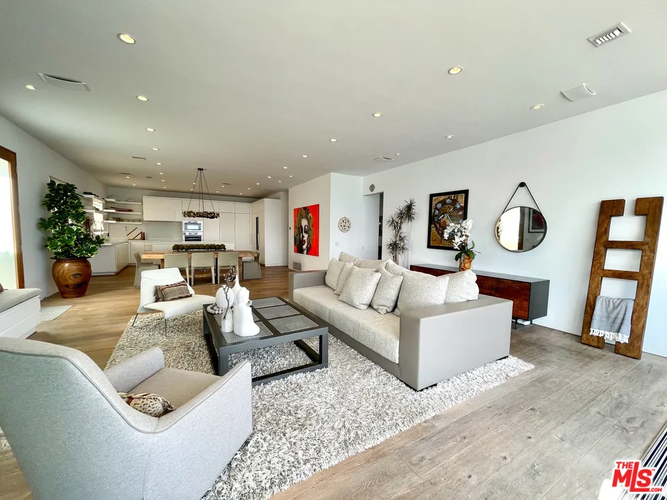 25366 Malibu Road #1 Malibu, CA 90265