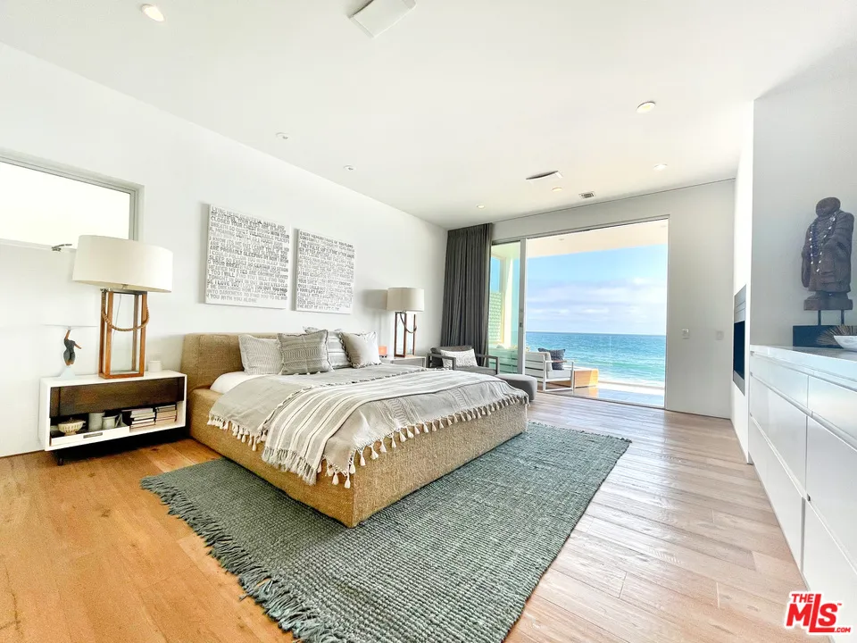 25366 Malibu Road #1 Malibu, CA 90265