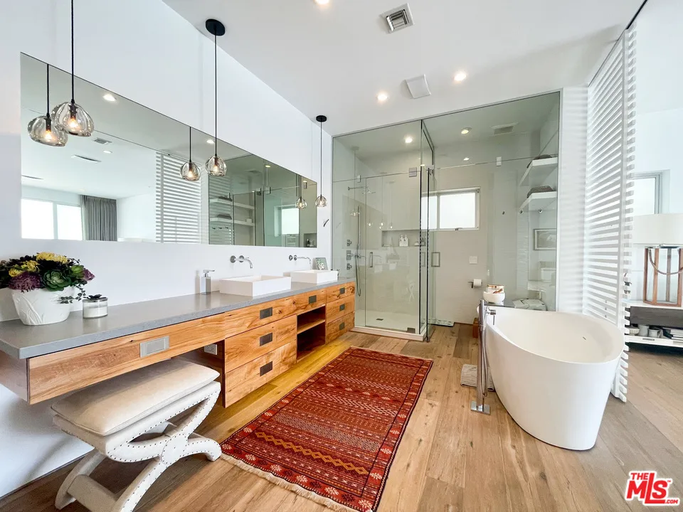 25366 Malibu Road #1 Malibu, CA 90265