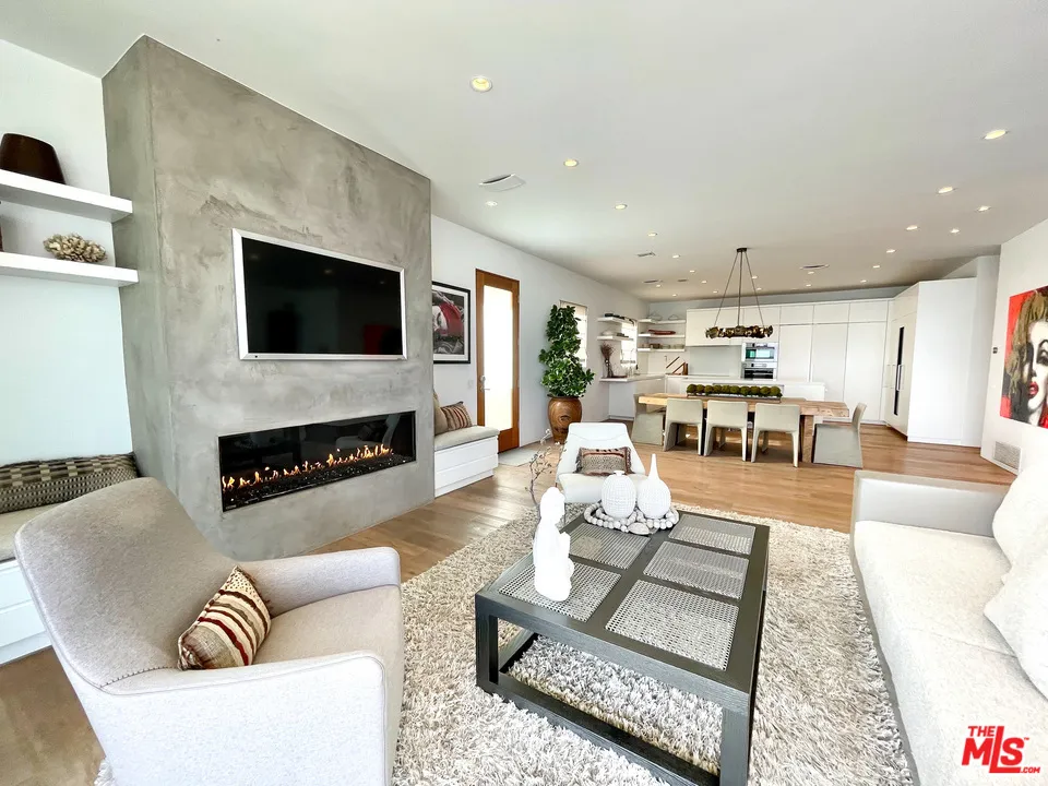 25366 Malibu Road #1 Malibu, CA 90265