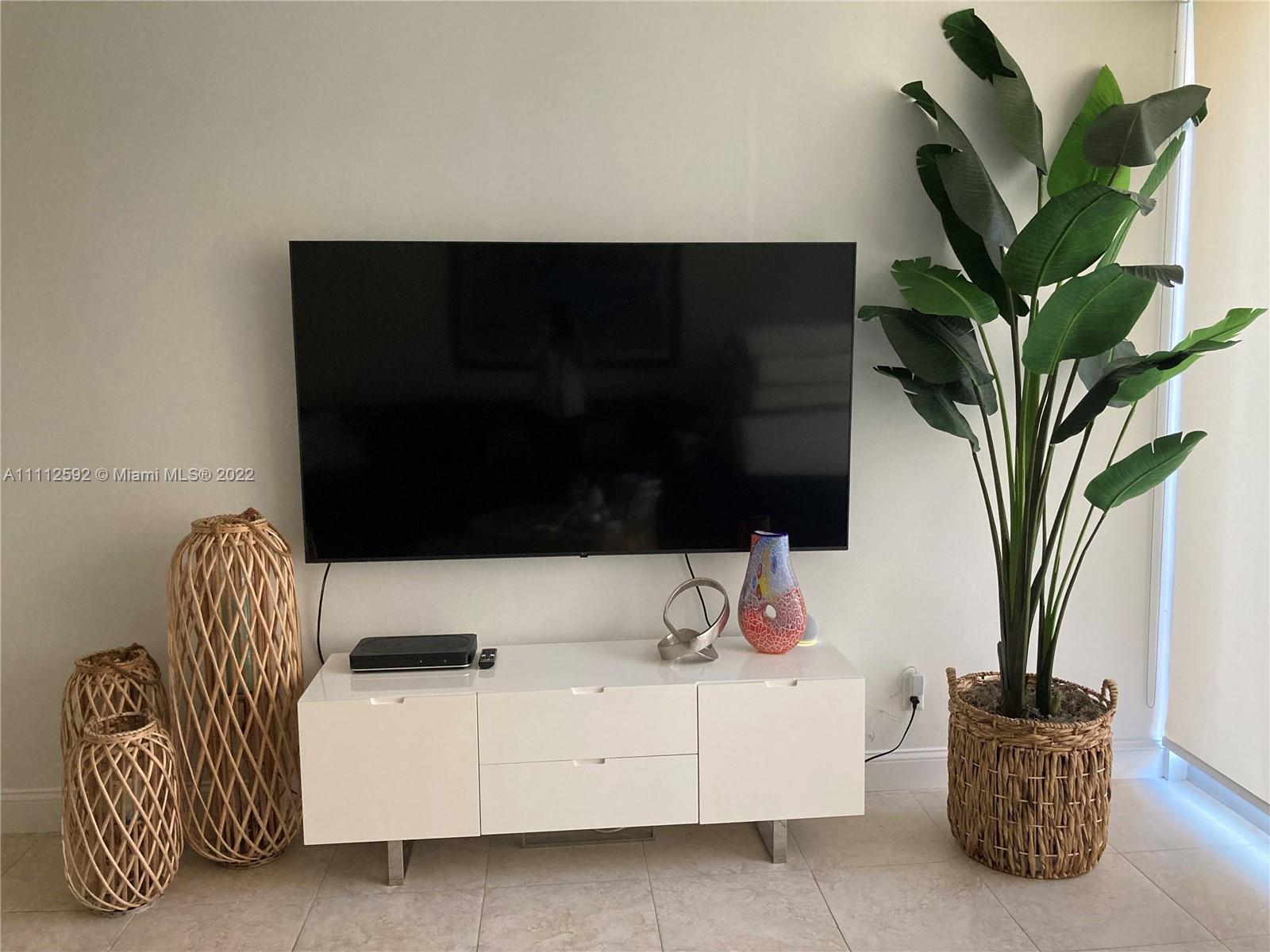 5161 Collins Ave #210 Miami Beach, FL 33140
