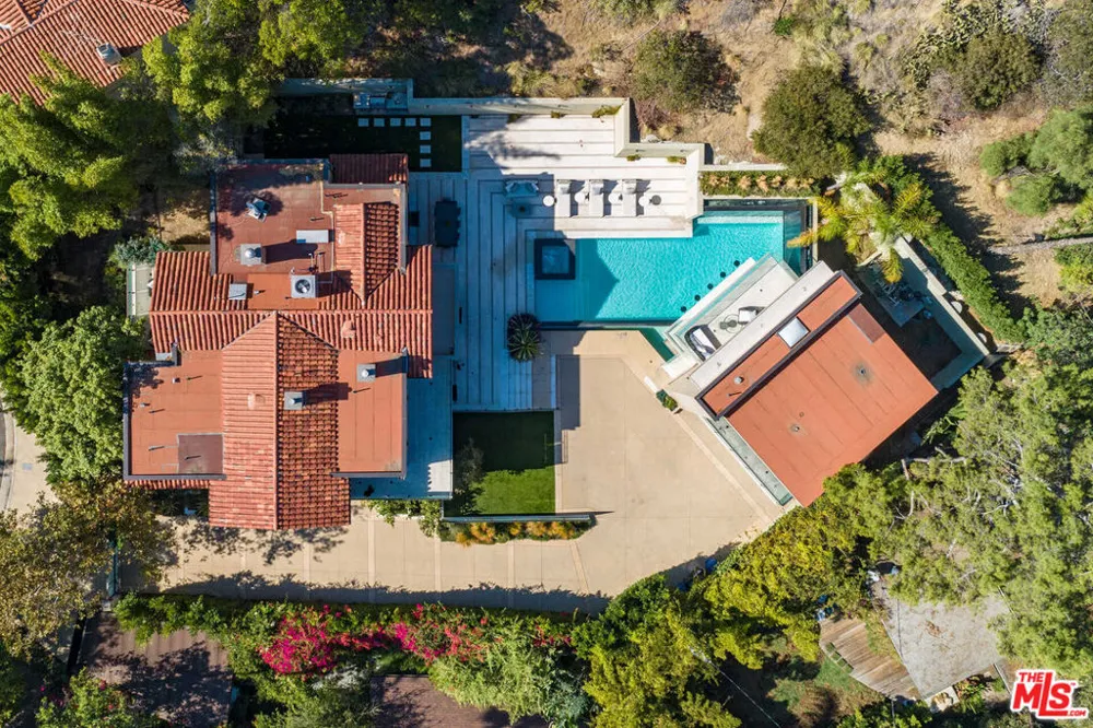 7801 Hillside Avenue Los Angeles, CA 90046