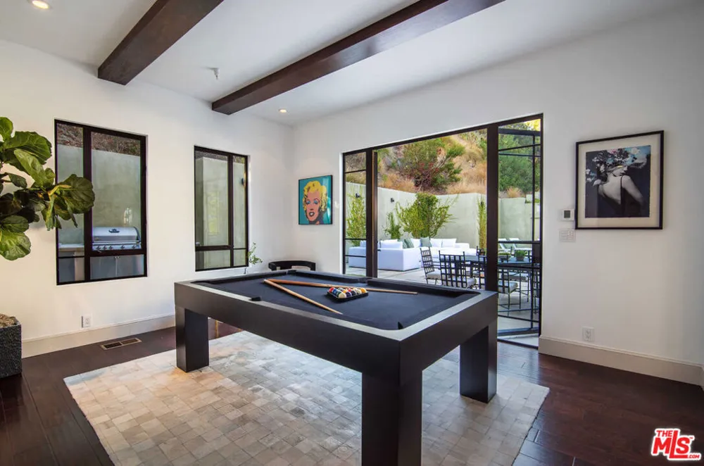 7801 Hillside Avenue Los Angeles, CA 90046