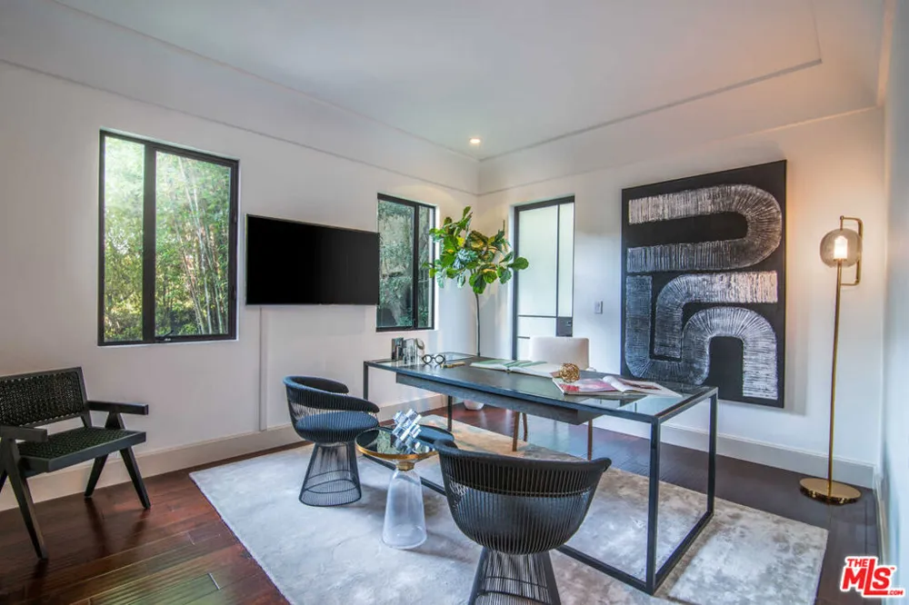 7801 Hillside Avenue Los Angeles, CA 90046