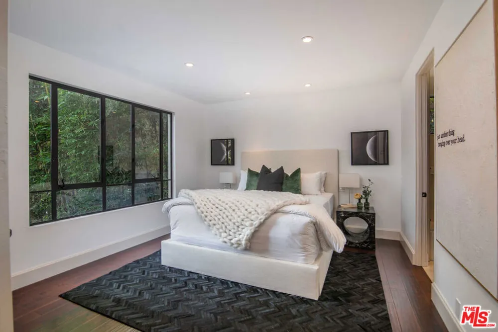 7801 Hillside Avenue Los Angeles, CA 90046