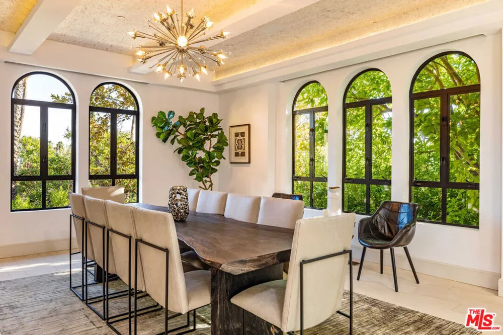 7801 Hillside Avenue Los Angeles, CA 90046