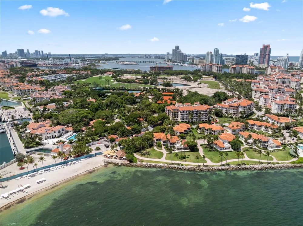 19143 Fisher Island Dr #19143 Miami Beach, FL 33109