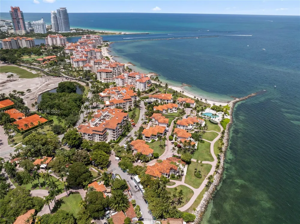 19143 Fisher Island Dr #19143 Miami Beach, FL 33109