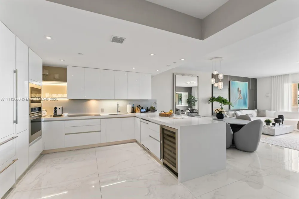19143 Fisher Island Dr #19143 Miami Beach, FL 33109