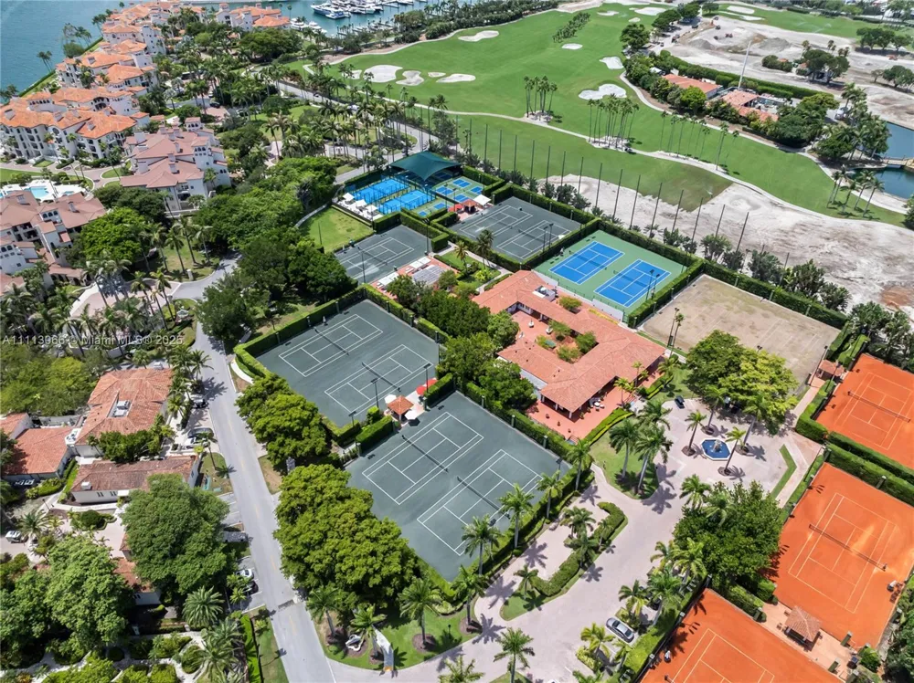 19143 Fisher Island Dr #19143 Miami Beach, FL 33109