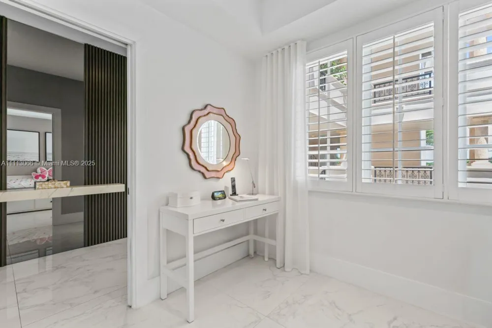 19143 Fisher Island Dr #19143 Miami Beach, FL 33109