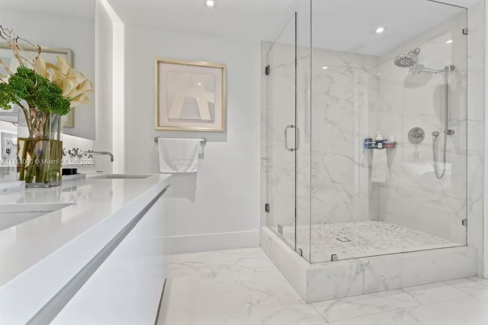 19143 Fisher Island Dr #19143 Miami Beach, FL 33109