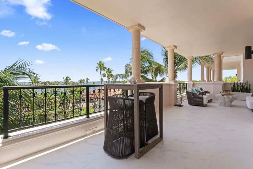 19143 Fisher Island Dr #19143 Miami Beach, FL 33109