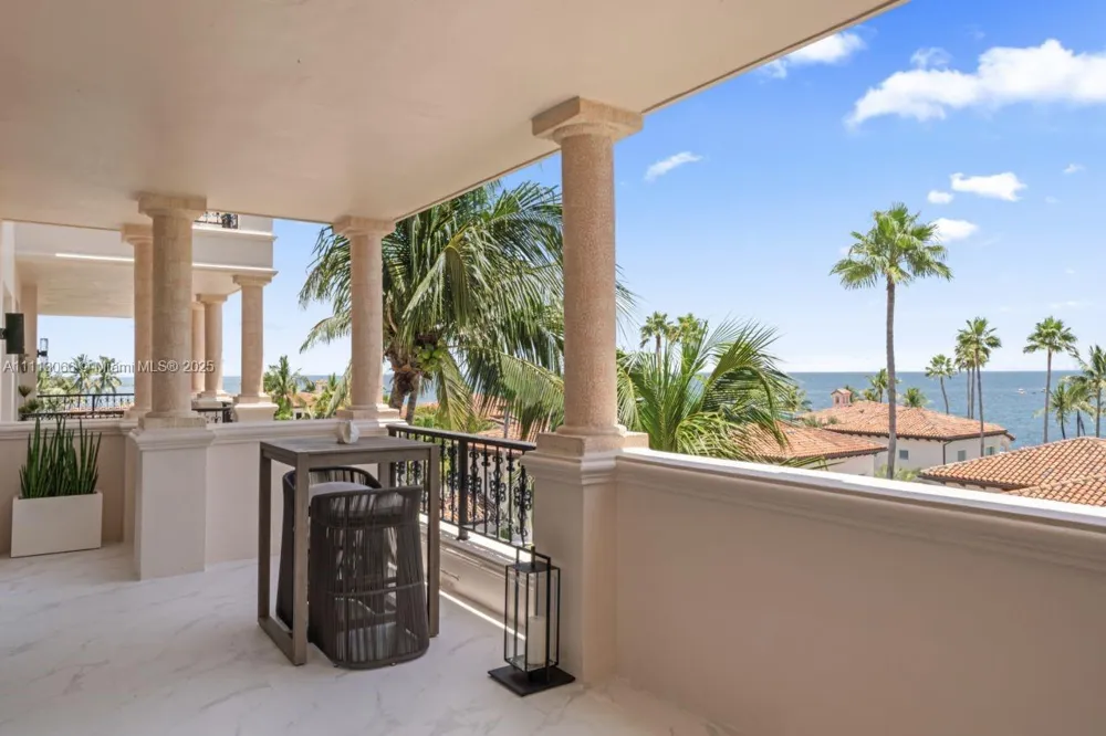 19143 Fisher Island Dr #19143 Miami Beach, FL 33109