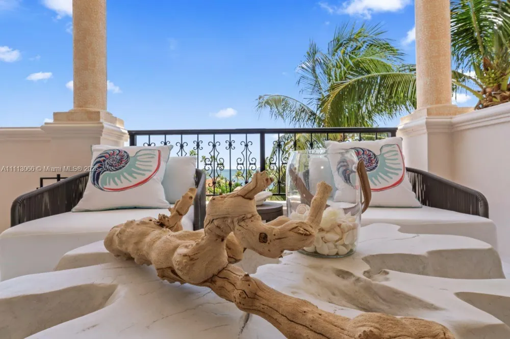 19143 Fisher Island Dr #19143 Miami Beach, FL 33109