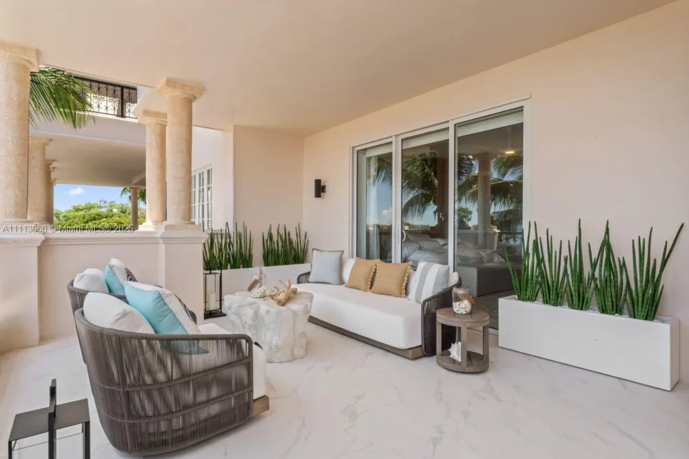 19143 Fisher Island Dr #19143 Miami Beach, FL 33109