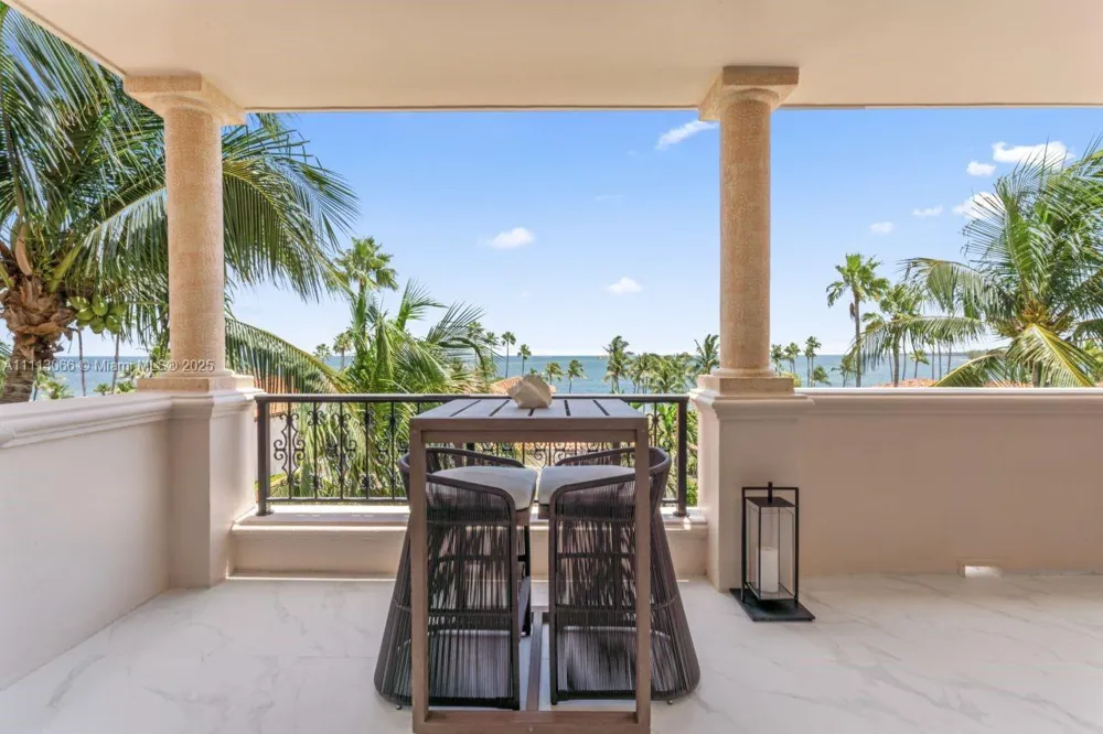 19143 Fisher Island Dr #19143 Miami Beach, FL 33109