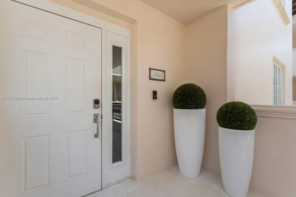 19143 Fisher Island Dr #19143 Miami Beach, FL 33109