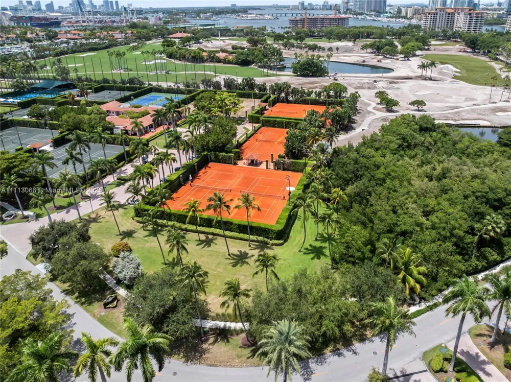 19143 Fisher Island Dr #19143 Miami Beach, FL 33109