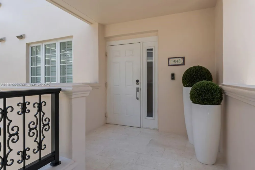 19143 Fisher Island Dr #19143 Miami Beach, FL 33109
