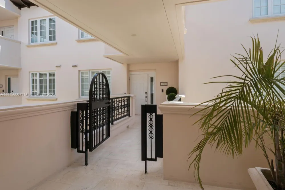 19143 Fisher Island Dr #19143 Miami Beach, FL 33109