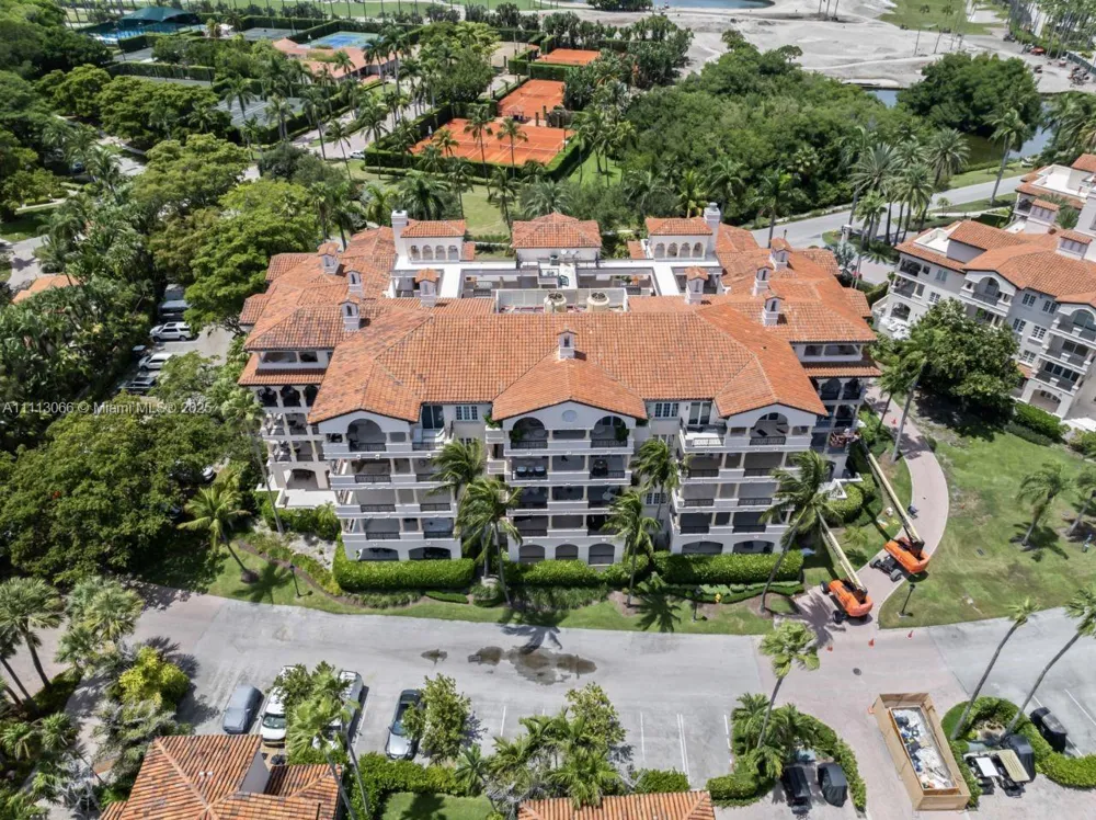 19143 Fisher Island Dr #19143 Miami Beach, FL 33109