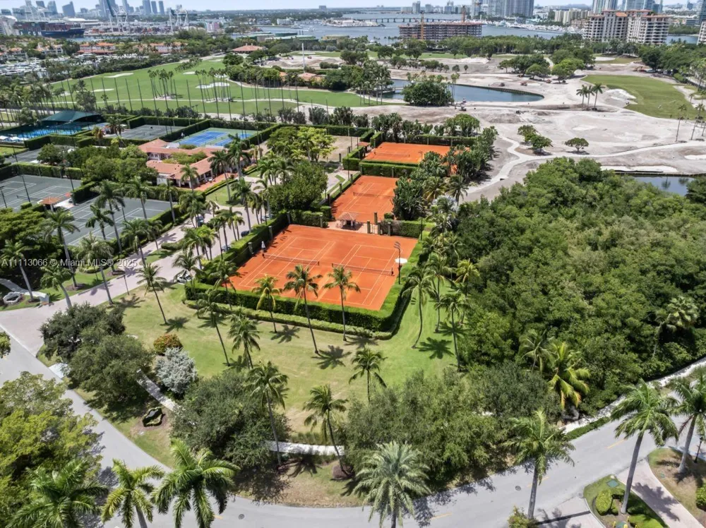 19143 Fisher Island Dr #19143 Miami Beach, FL 33109