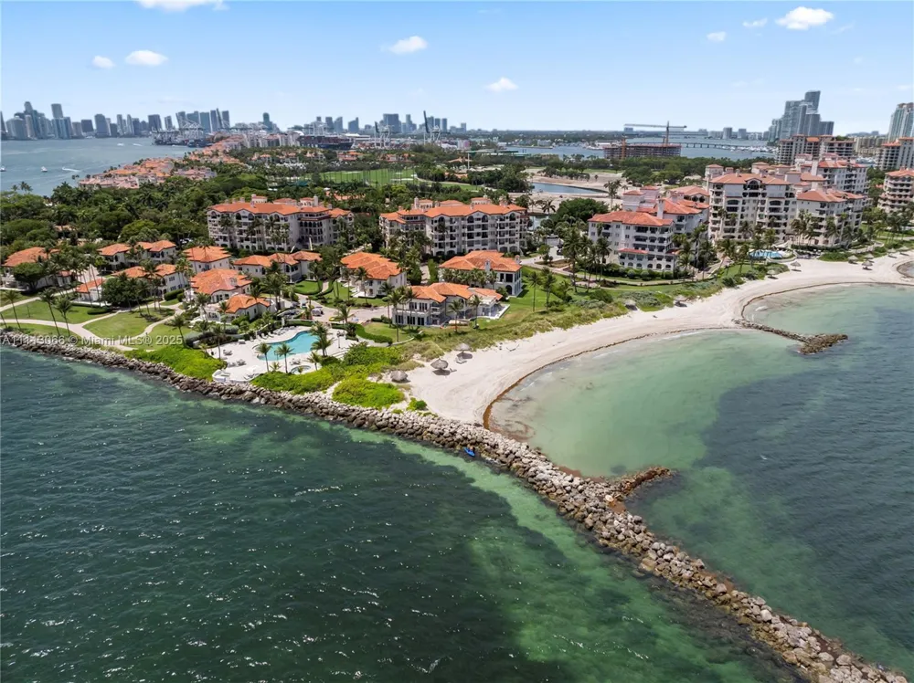 19143 Fisher Island Dr #19143 Miami Beach, FL 33109