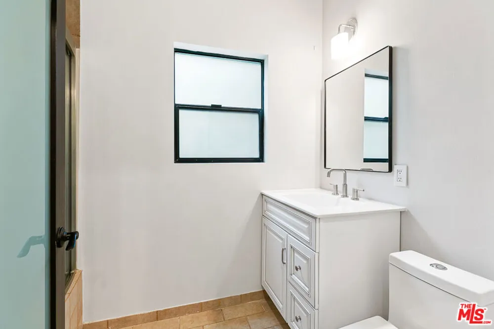 7223 Willoughby Avenue #105 Los Angeles, CA 90046
