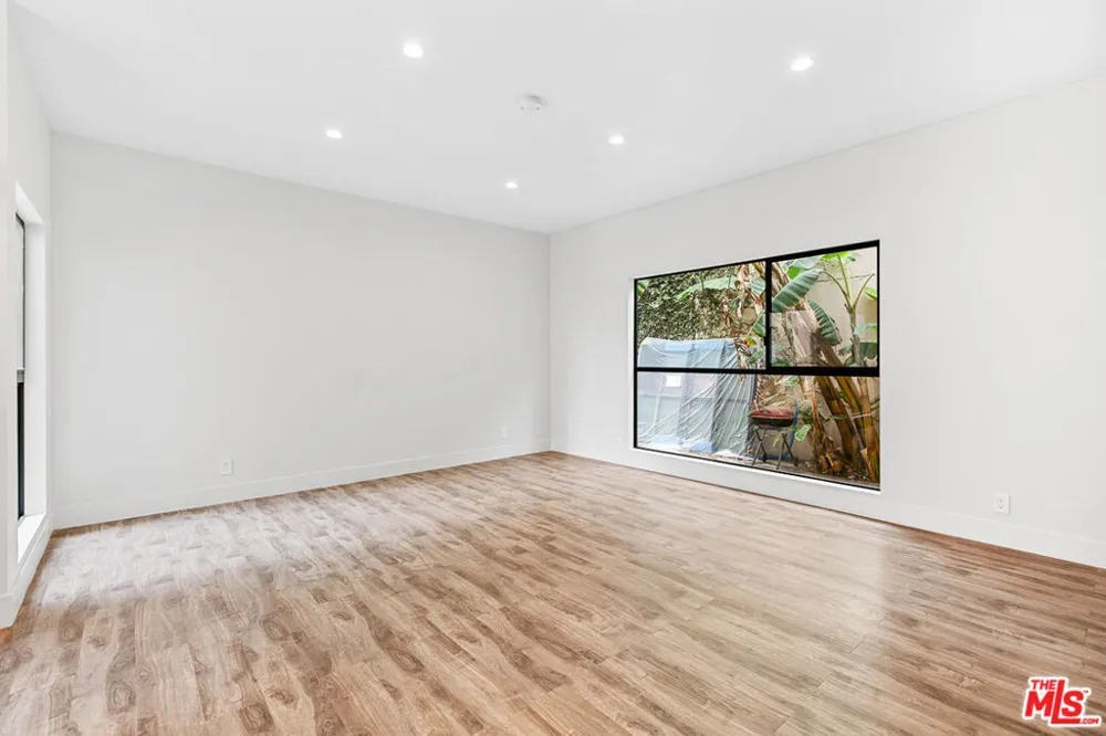 7223 Willoughby Avenue #105 Los Angeles, CA 90046
