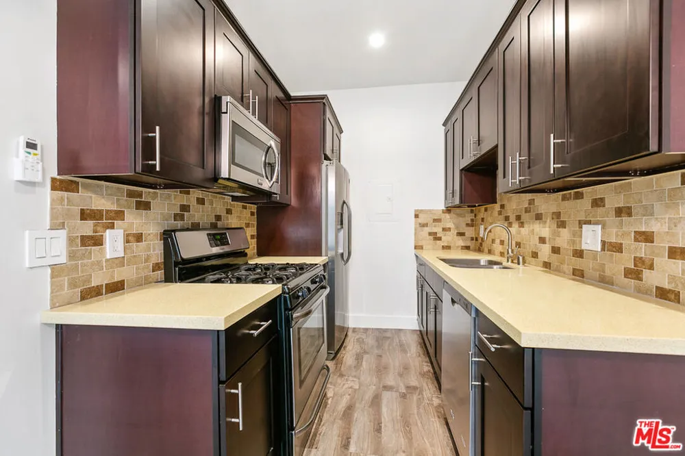 7223 Willoughby Avenue #105 Los Angeles, CA 90046