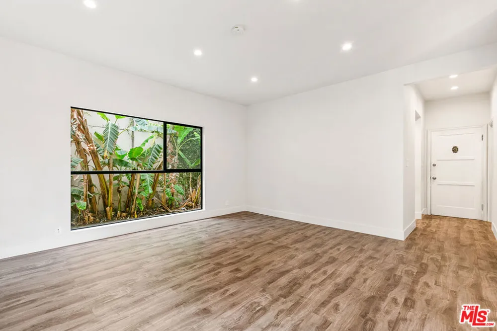 7223 Willoughby Avenue #105 Los Angeles, CA 90046