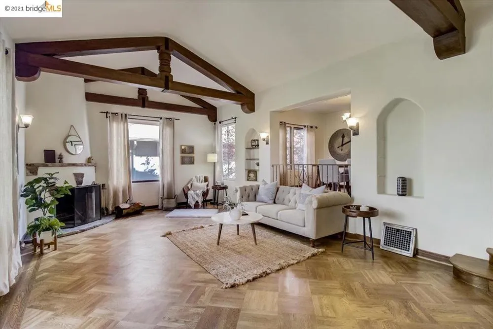 882 Alma Pl Oakland, CA 94610