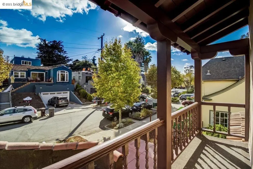 882 Alma Pl Oakland, CA 94610