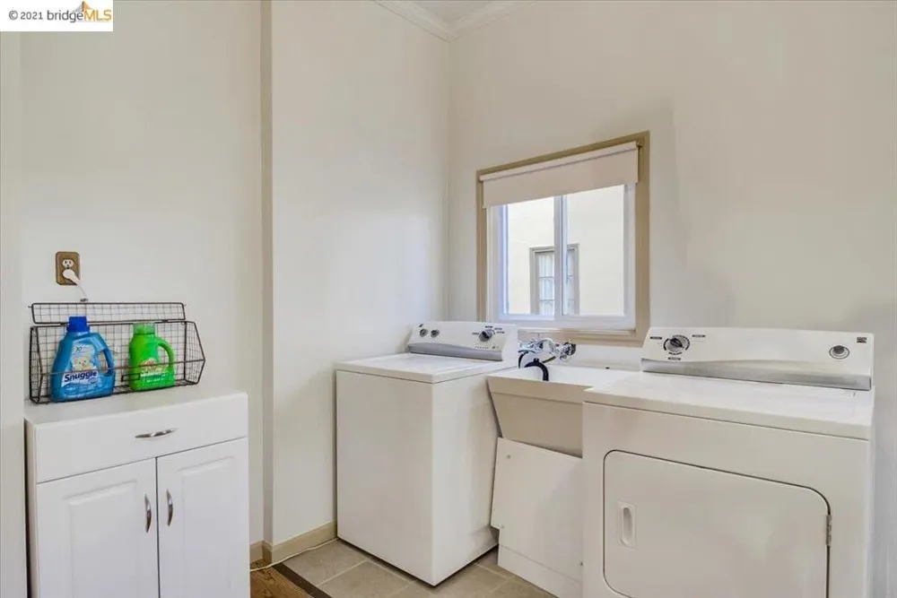 882 Alma Pl Oakland, CA 94610
