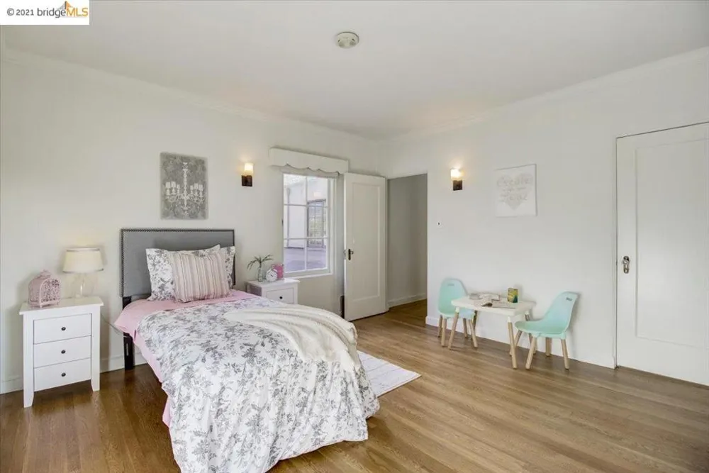 882 Alma Pl Oakland, CA 94610