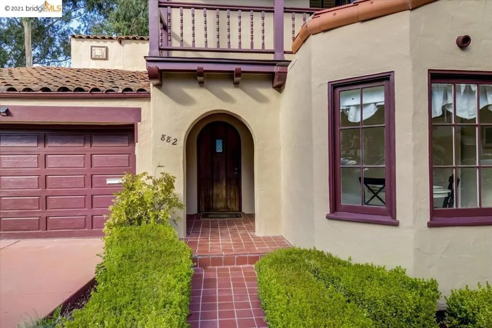 882 Alma Pl Oakland, CA 94610