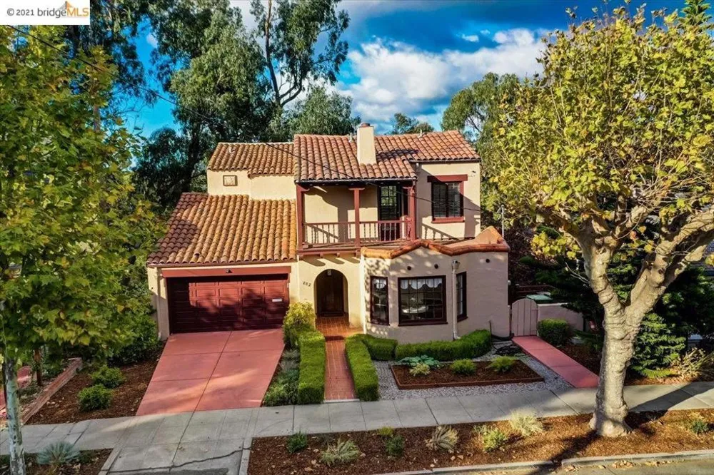 882 Alma Pl Oakland, CA 94610