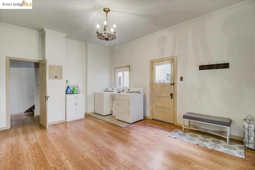 882 Alma Pl Oakland, CA 94610