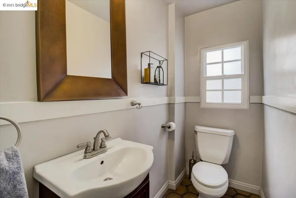 882 Alma Pl Oakland, CA 94610