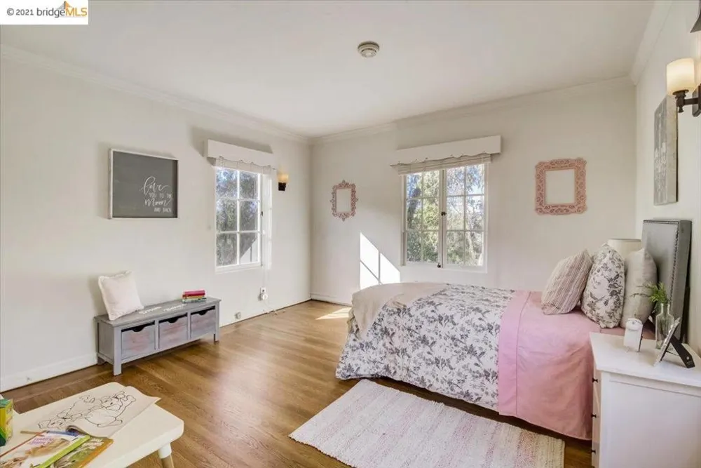 882 Alma Pl Oakland, CA 94610