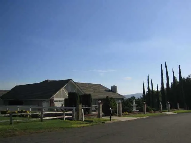 Avenida Estrada Temecula, CA 92591
