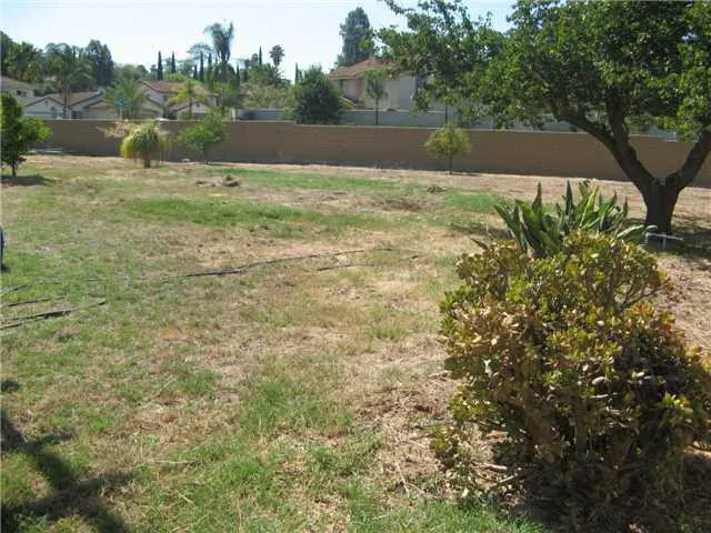 1305 Leland Way Escondido, CA 92026