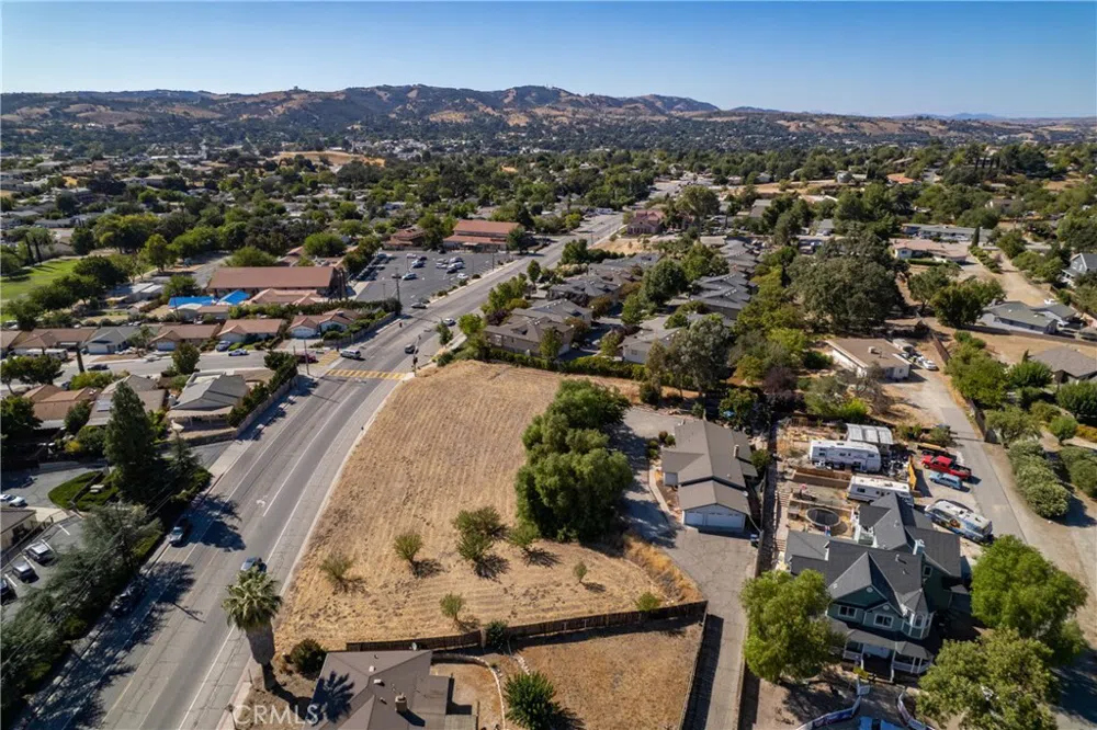 845 Creston Road Paso Robles, CA 93446