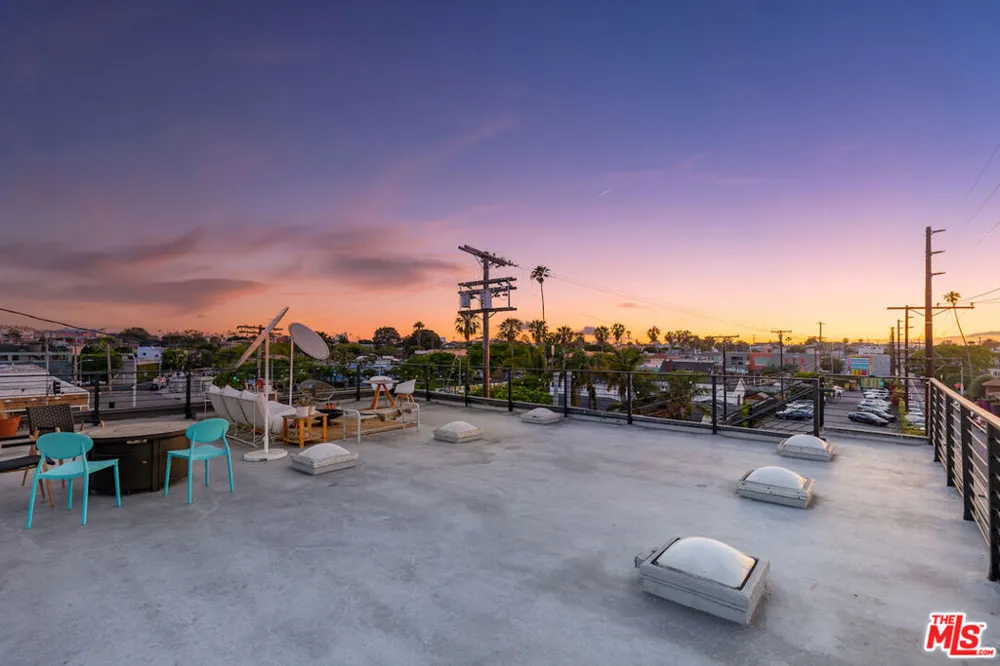 1113 ELECTRIC AVENUE #1 Venice, CA 90291